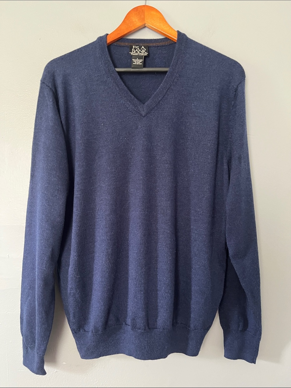 Jos. A. Bank Men's Navy V-Neck Sweater